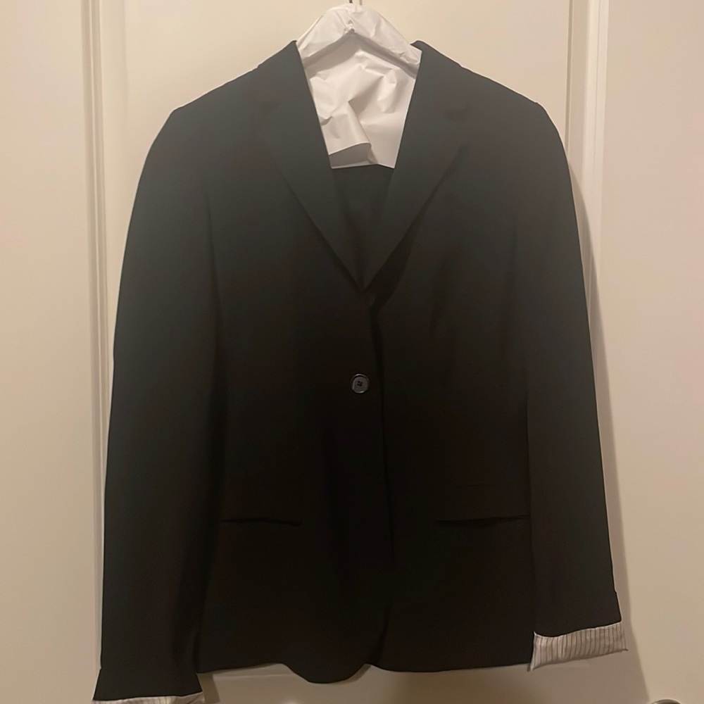 Banana Republic 8 tall, Black, buttons in tacked, rollable sleeves
